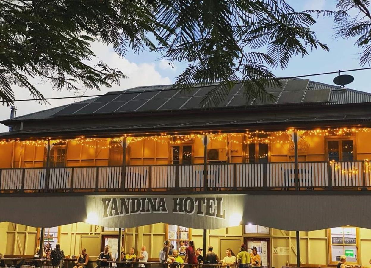 Yandina Hotel 2*